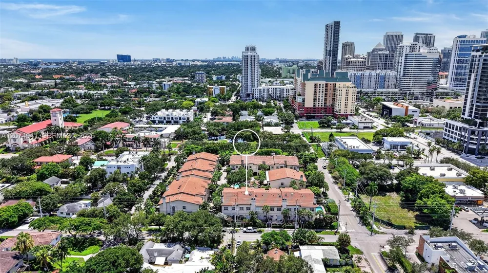 362 NE 7th Ave Fort Lauderdale, FL 33301