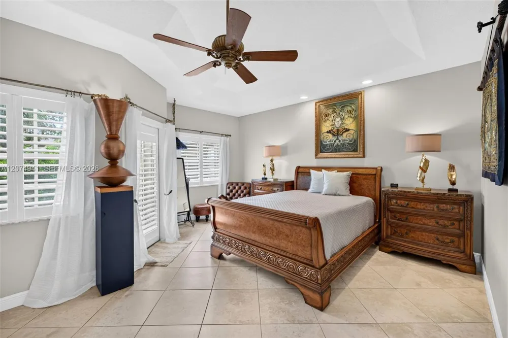 362 NE 7th Ave Fort Lauderdale, FL 33301