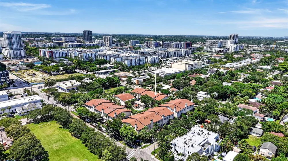 362 NE 7th Ave Fort Lauderdale, FL 33301
