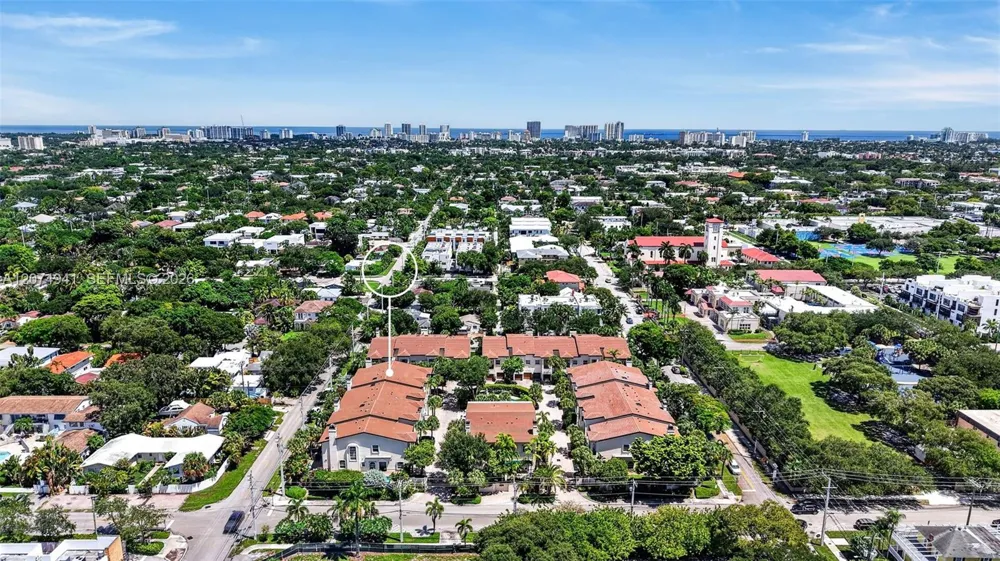 362 NE 7th Ave Fort Lauderdale, FL 33301