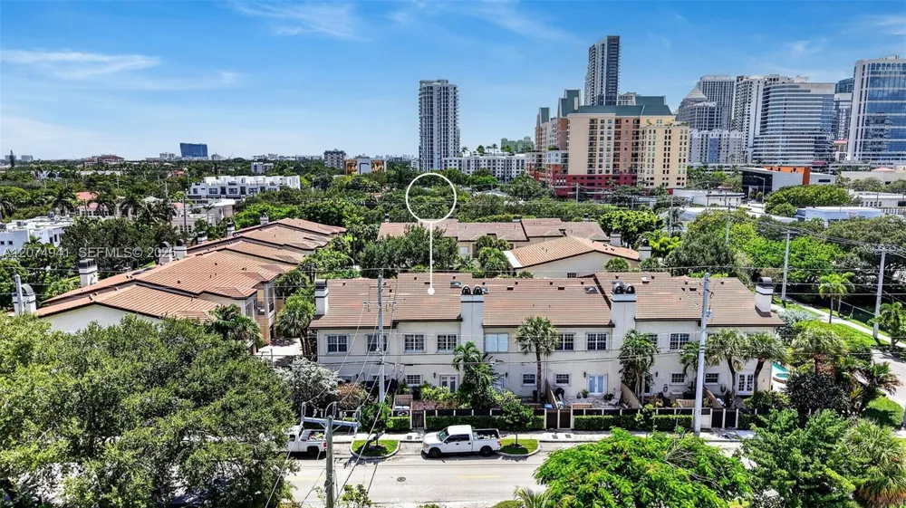 362 NE 7th Ave Fort Lauderdale, FL 33301