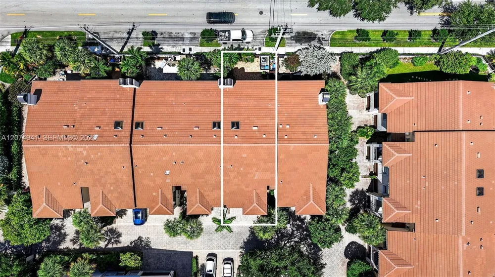 362 NE 7th Ave Fort Lauderdale, FL 33301