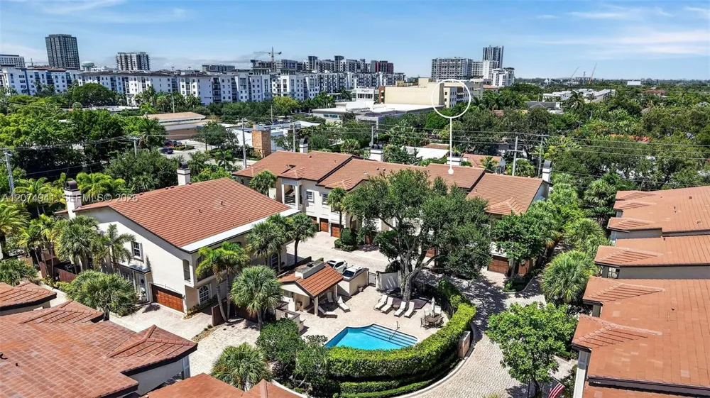 362 NE 7th Ave Fort Lauderdale, FL 33301