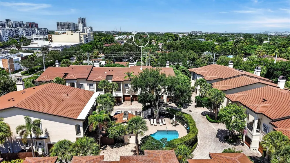 362 NE 7th Ave Fort Lauderdale, FL 33301