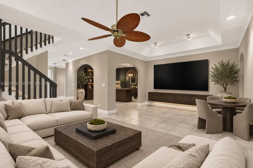 362 NE 7th Ave Fort Lauderdale, FL 33301