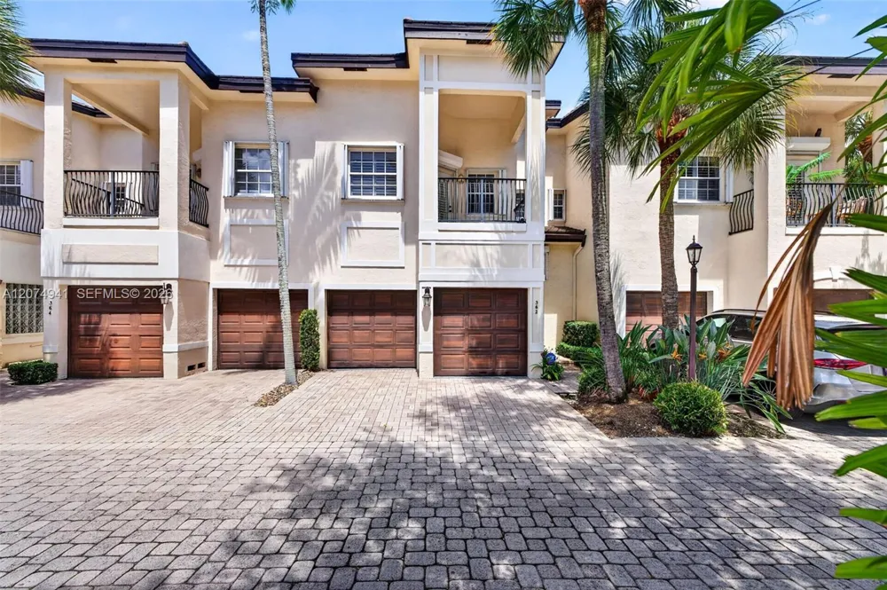 362 NE 7th Ave Fort Lauderdale, FL 33301
