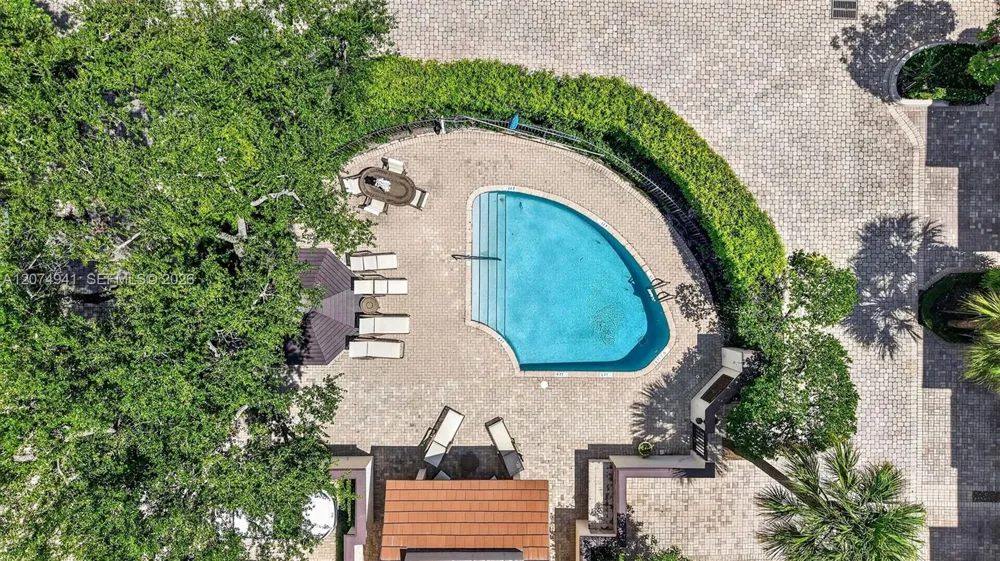 362 NE 7th Ave Fort Lauderdale, FL 33301