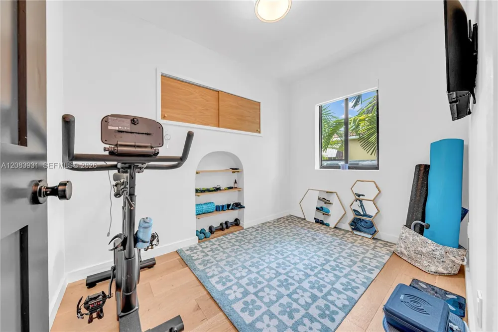 3261 SW 16th Ln Miami, FL 33145