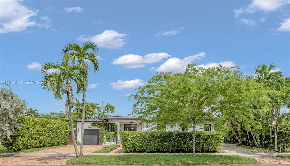 3261 SW 16th Ln Miami, FL 33145