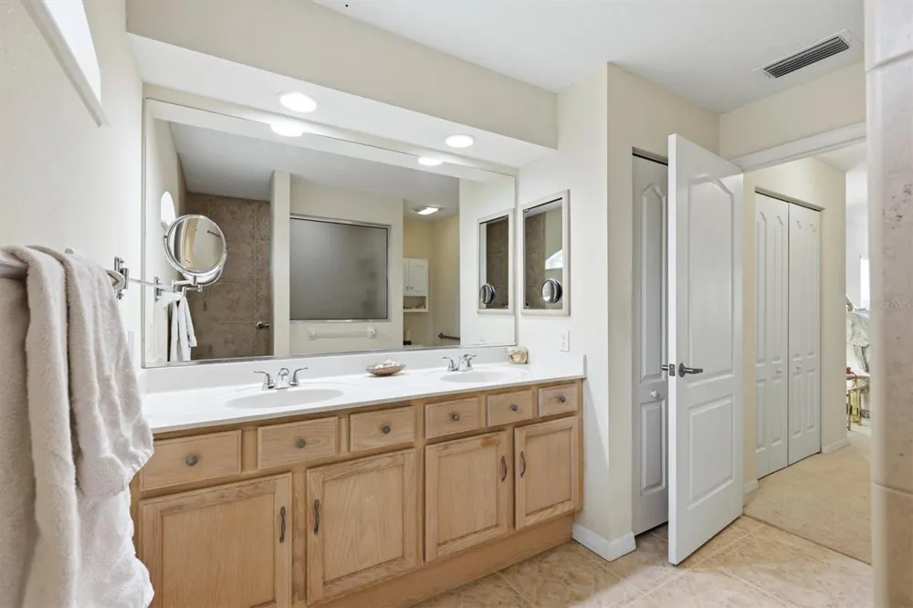 4610 72ND COURT E Bradenton, FL 34203