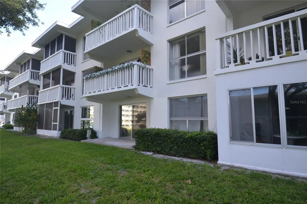 2944 W BAY DRIVE #105 Belleair Bluffs, FL 33770