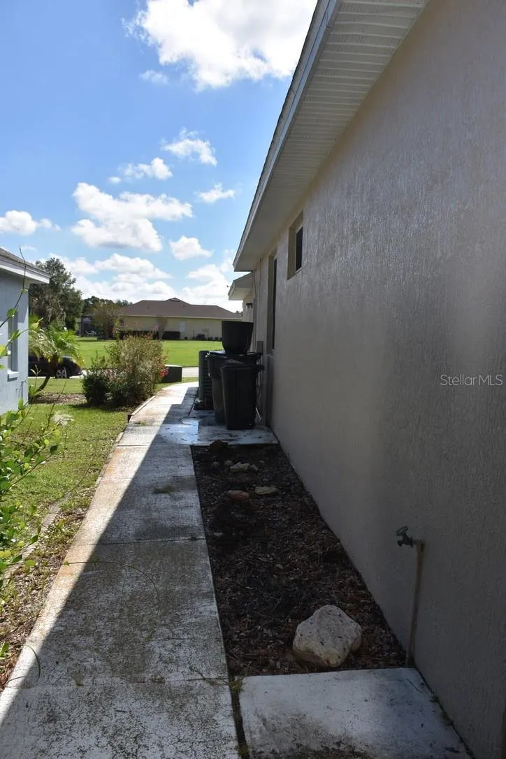 4389 WINDING OAKS DRIVE Mulberry, FL 33860
