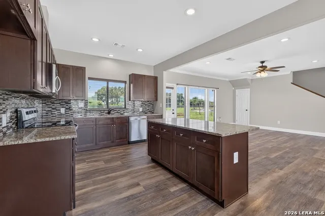 659 Thormeyer Rd Seguin, TX 78155