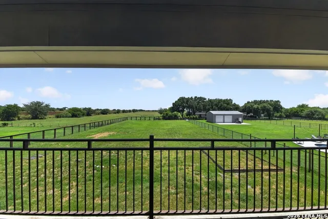 659 Thormeyer Rd Seguin, TX 78155