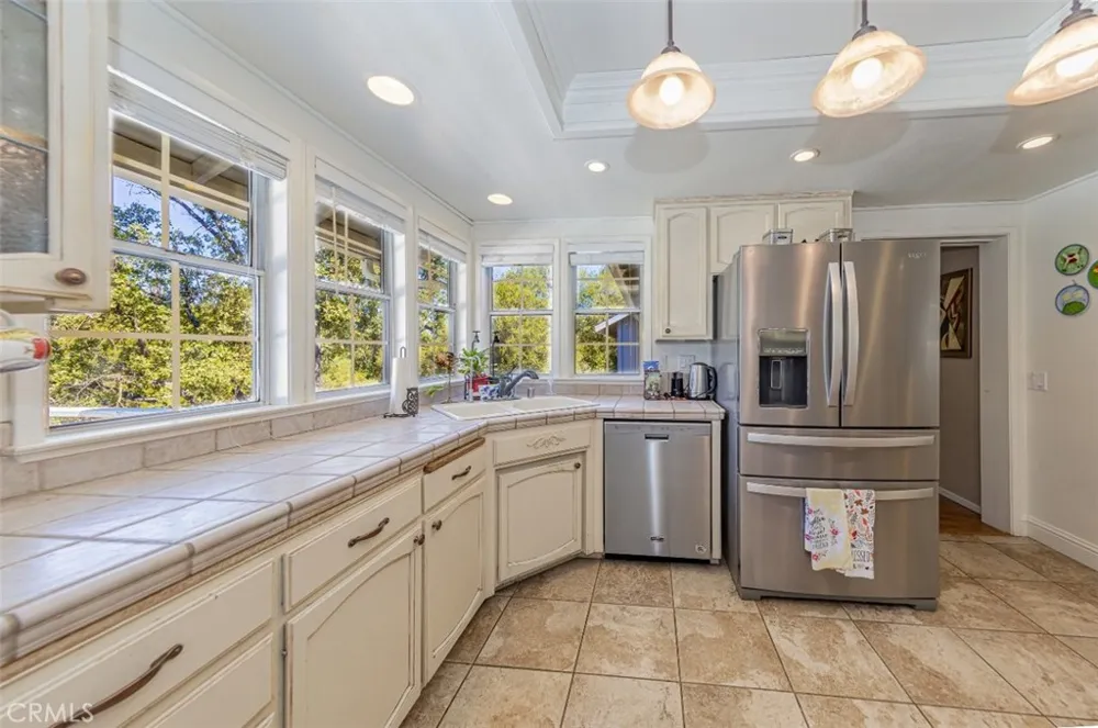 50622 Critter Creek Lane Oakhurst, CA 93644