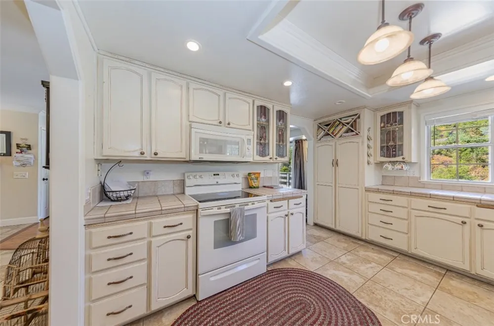 50622 Critter Creek Lane Oakhurst, CA 93644