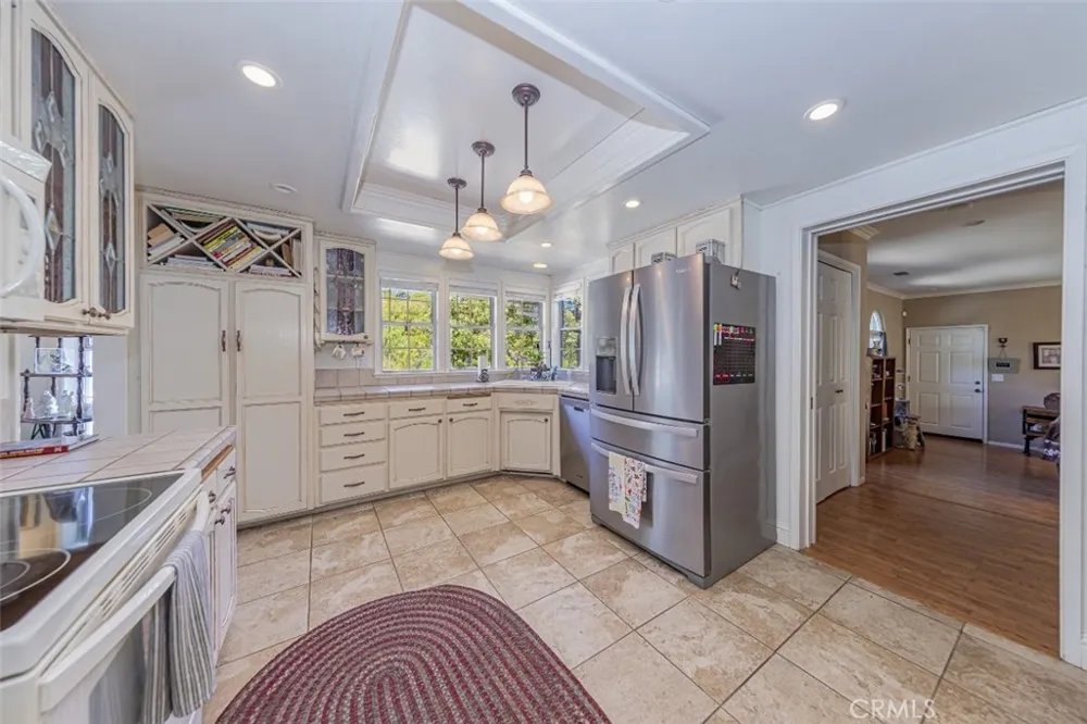 50622 Critter Creek Lane Oakhurst, CA 93644