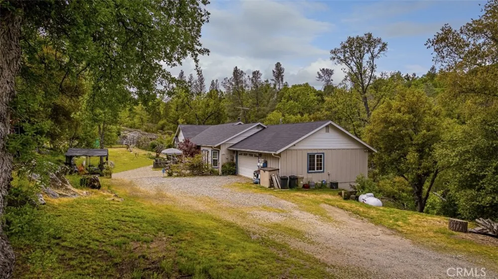 50622 Critter Creek Lane Oakhurst, CA 93644