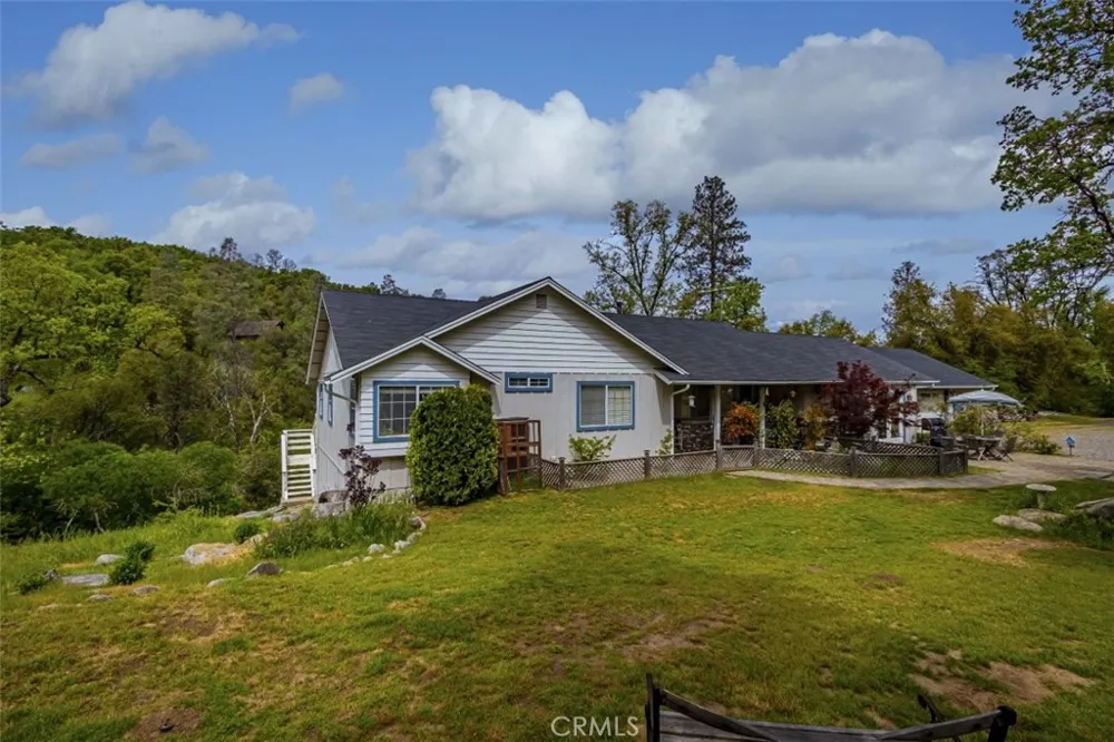 50622 Critter Creek Lane Oakhurst, CA 93644