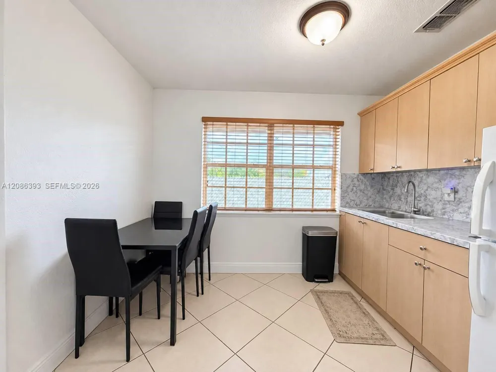 62 W 44th St #1 Hialeah, FL 33012