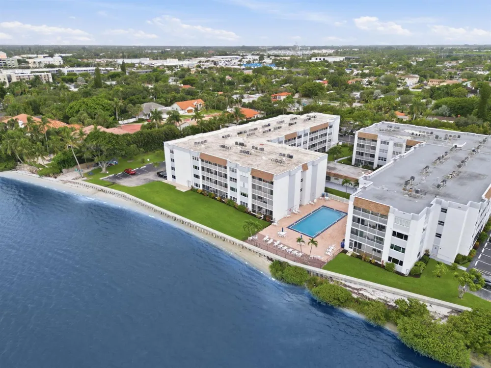 1516 S Lakeside Drive #408 