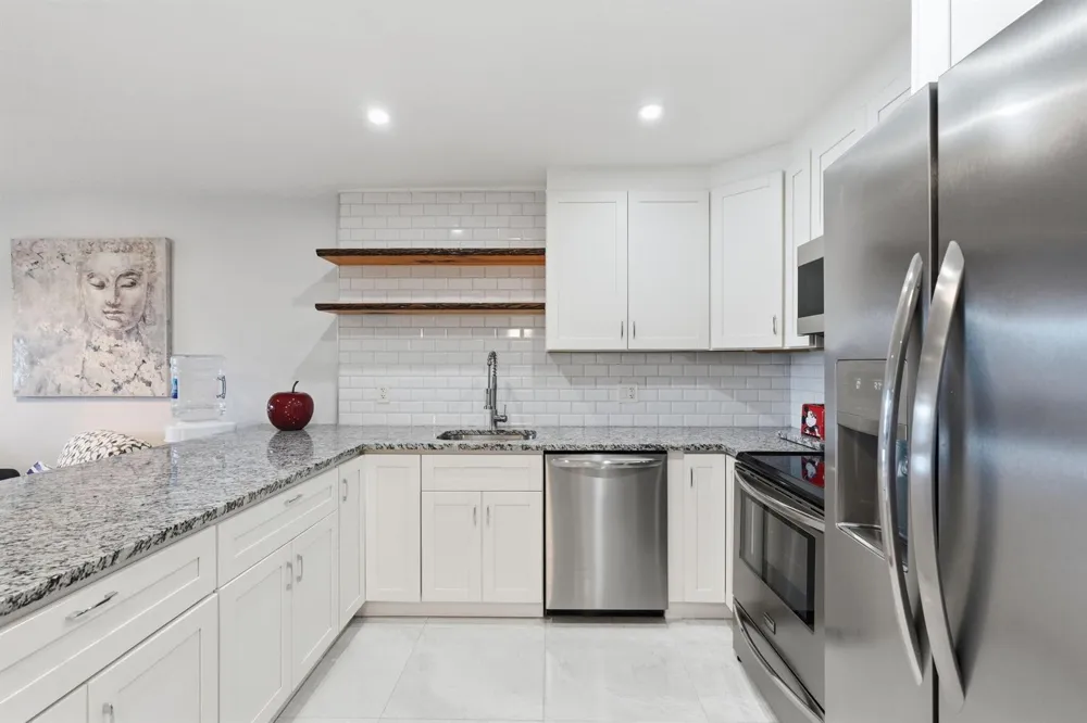 1516 S Lakeside Drive #408 