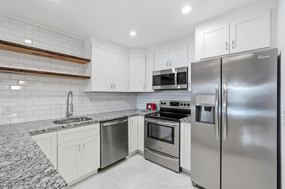 1516 S Lakeside Drive #408 
