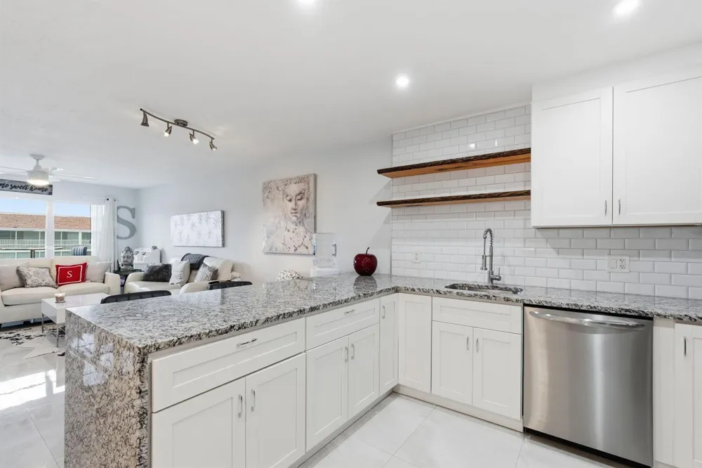 1516 S Lakeside Drive #408 