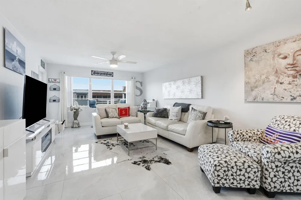 1516 S Lakeside Drive #408 