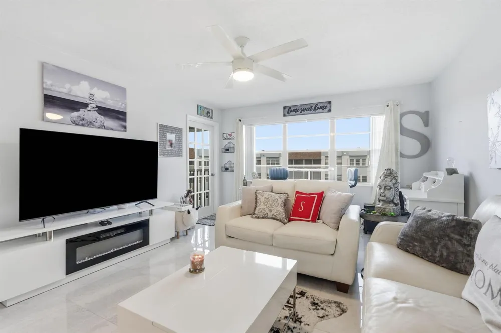 1516 S Lakeside Drive #408 