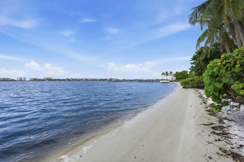 1516 S Lakeside Drive #408 