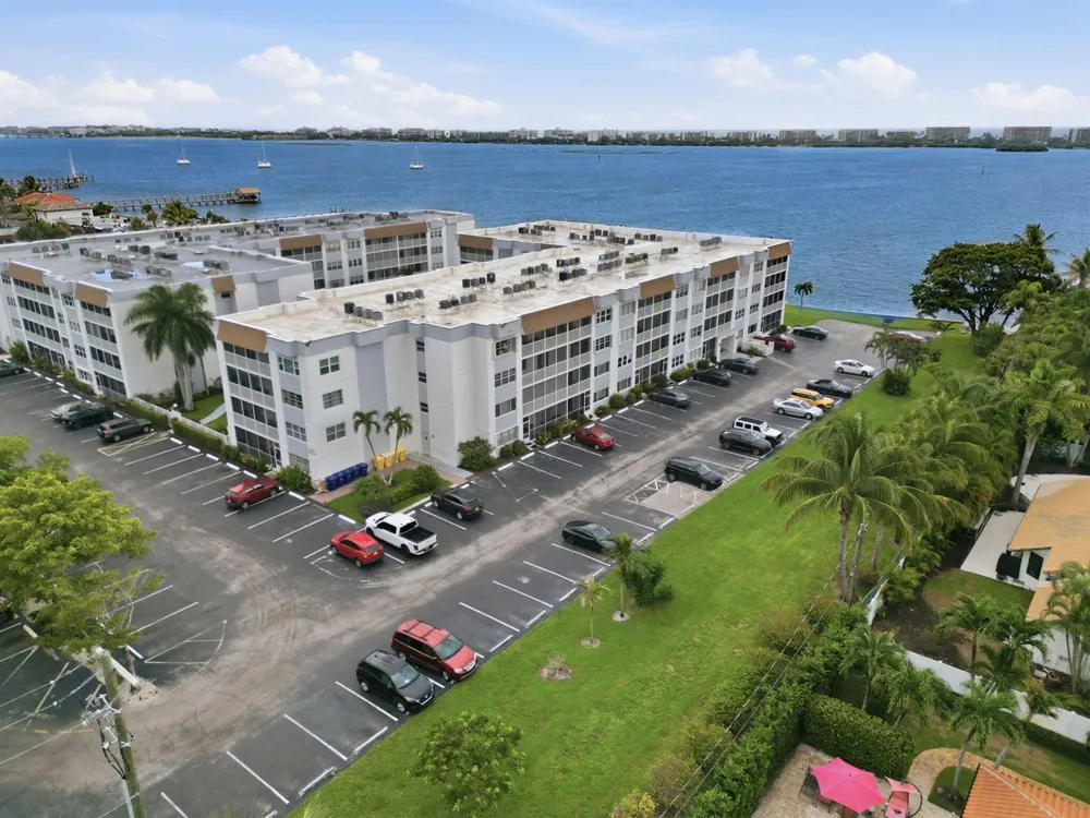 1516 S Lakeside Drive #408 