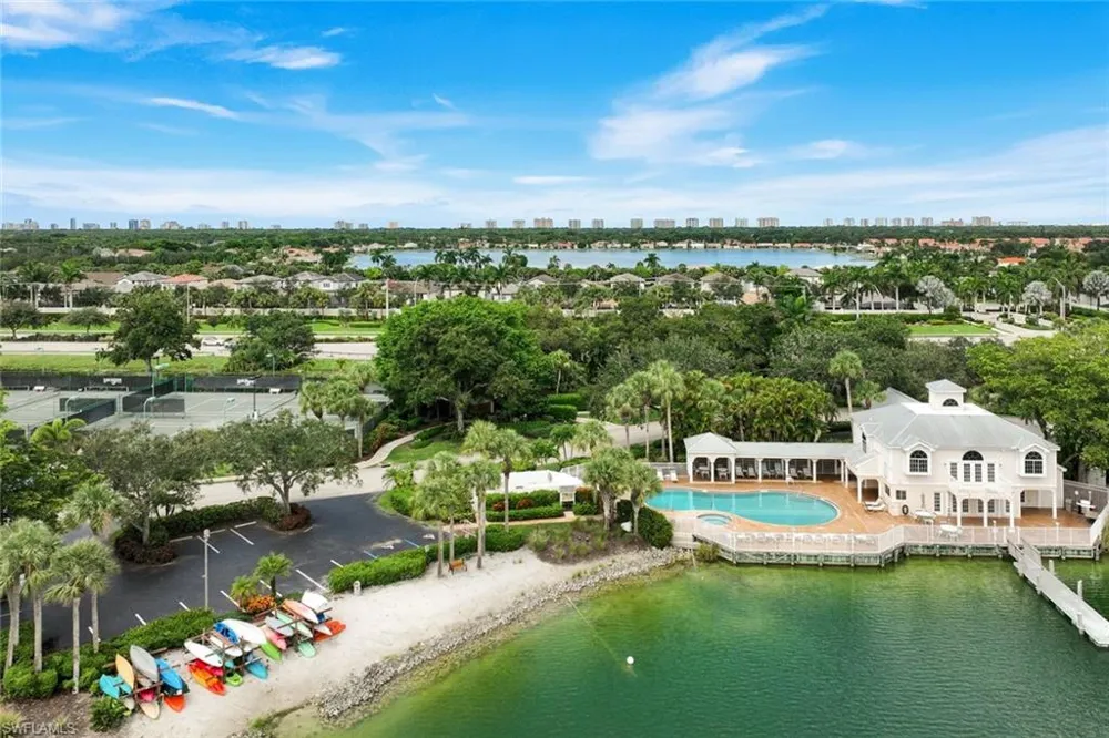 2731 Citrus Lake Drive #101 Naples, FL 34109