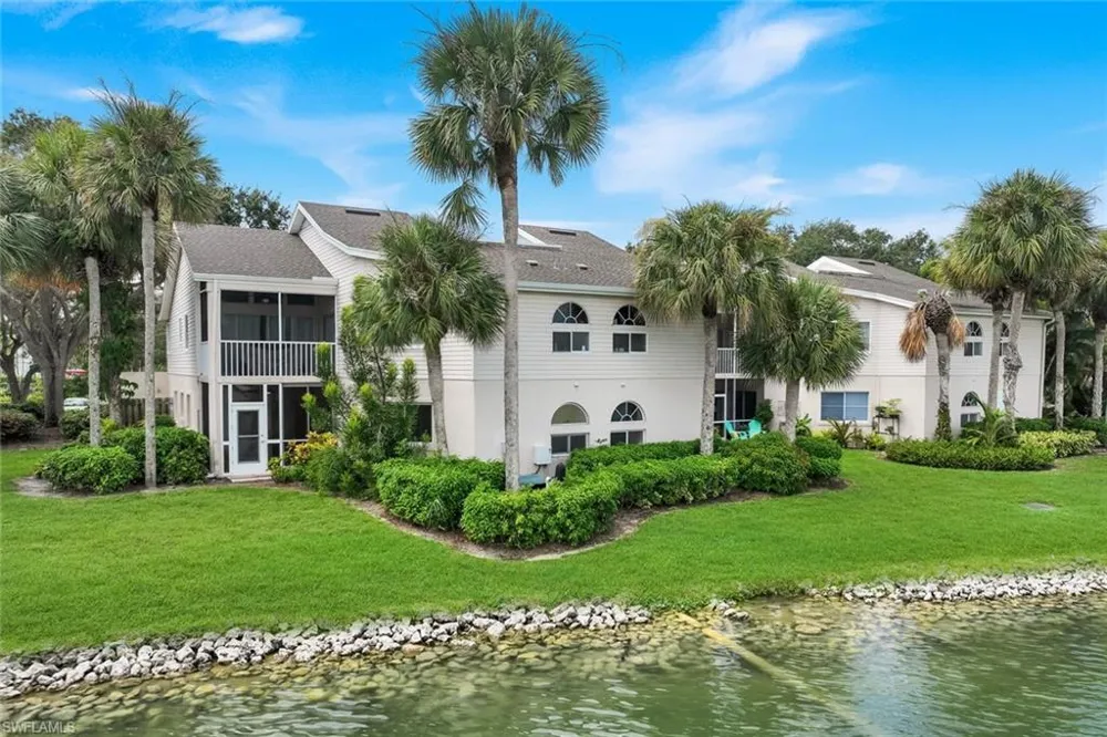 2731 Citrus Lake Drive #101 Naples, FL 34109