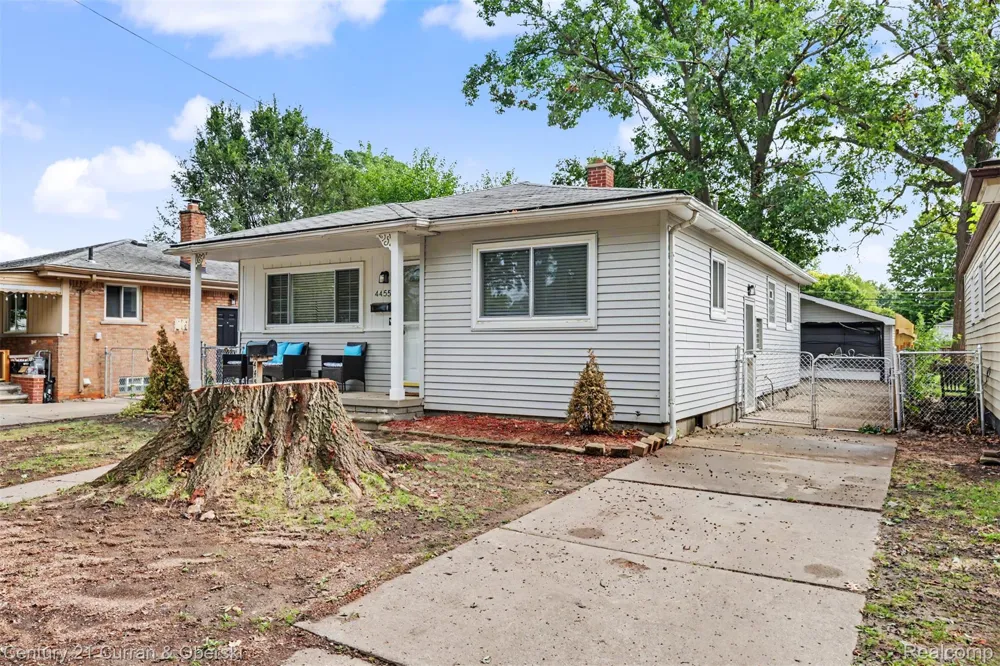 4455 Hipp Street Dearborn Heights City, MI 48125