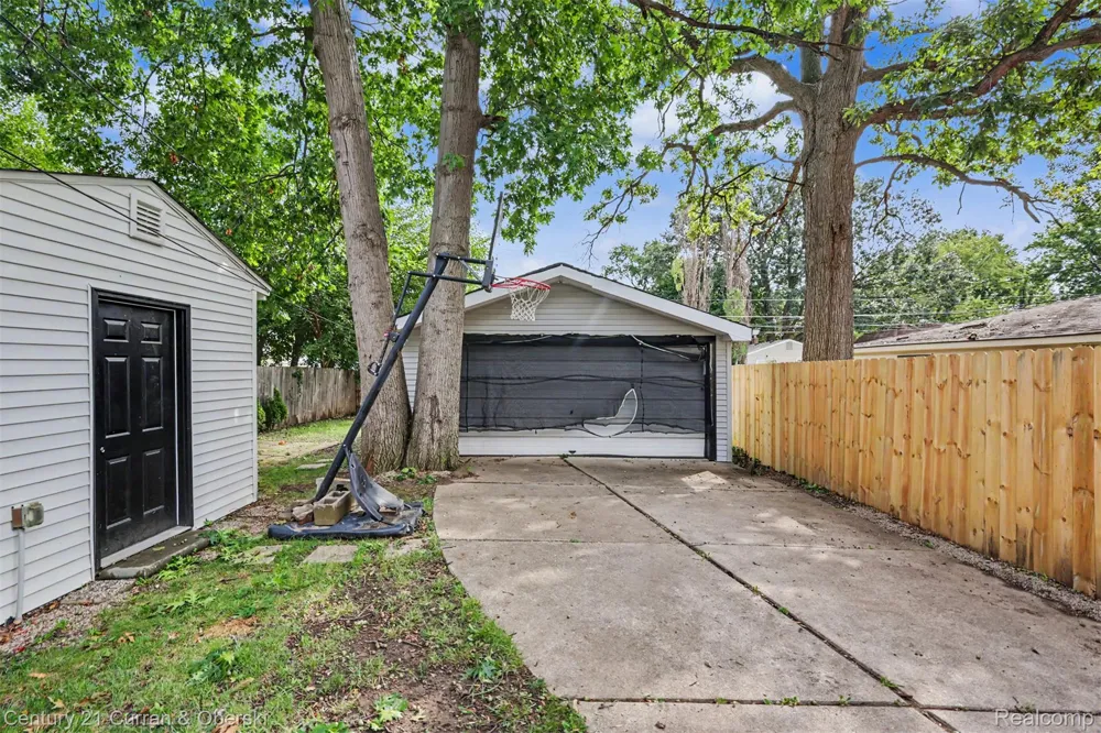 4455 Hipp Street Dearborn Heights City, MI 48125