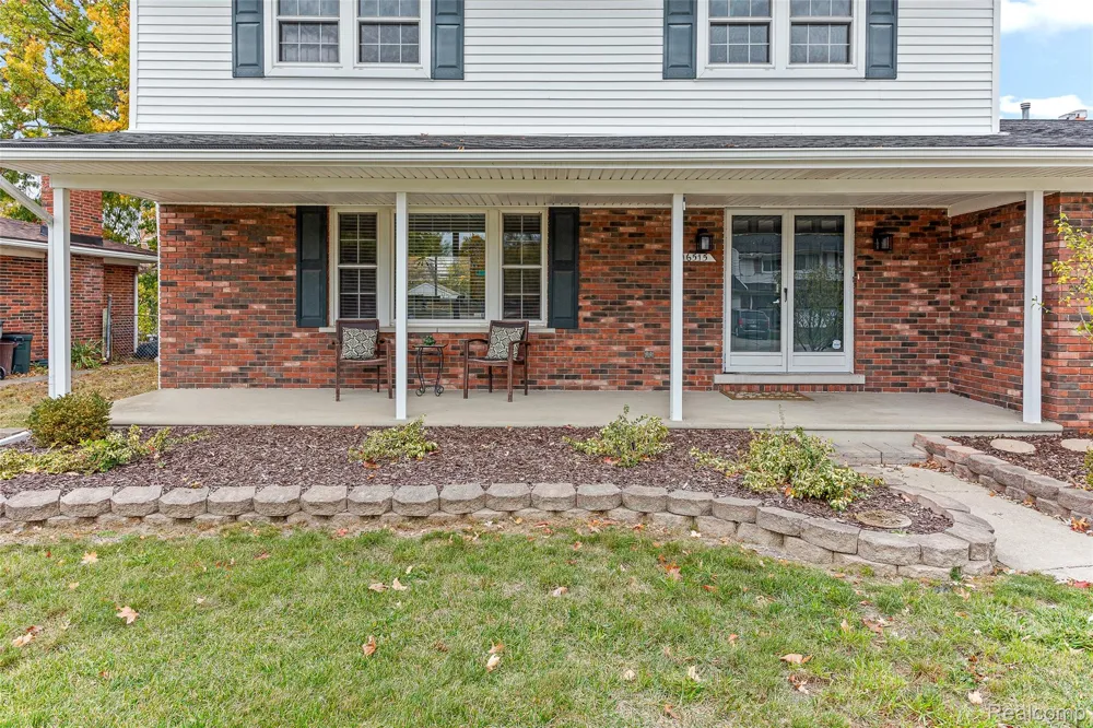 16515 Festian Drive Clinton Charter Township, MI 48035