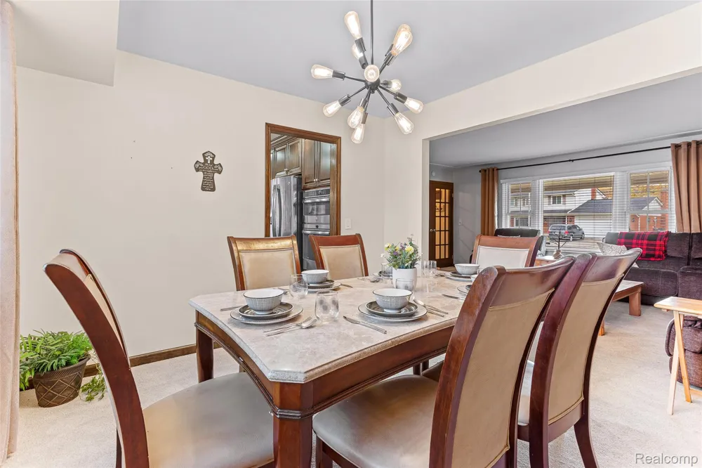 16515 Festian Drive Clinton Charter Township, MI 48035