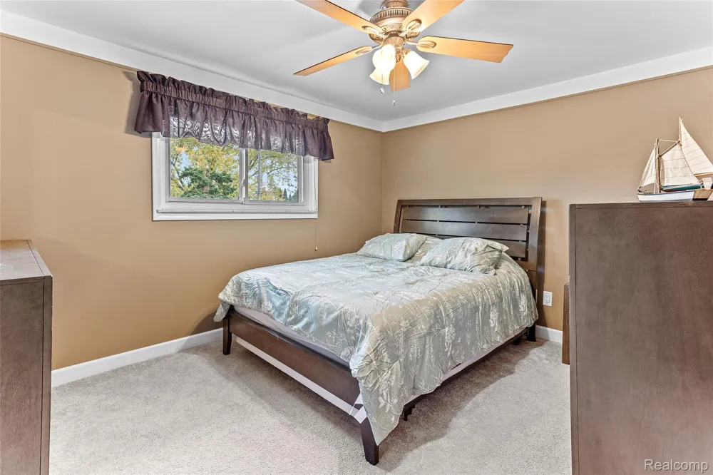 16515 Festian Drive Clinton Charter Township, MI 48035