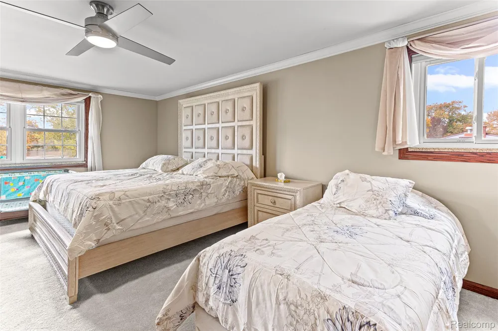 16515 Festian Drive Clinton Charter Township, MI 48035