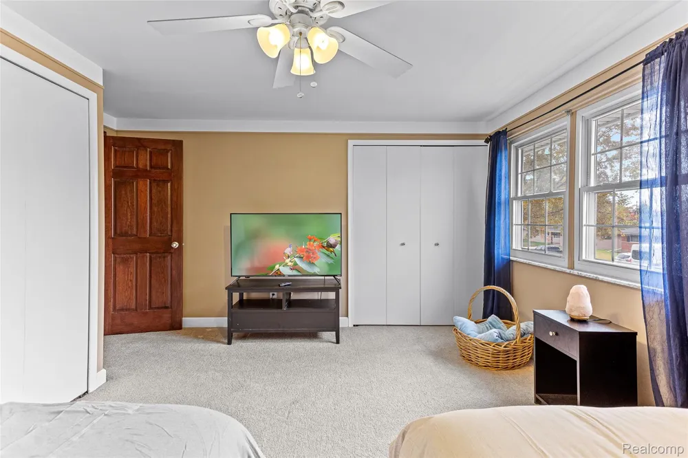 16515 Festian Drive Clinton Charter Township, MI 48035