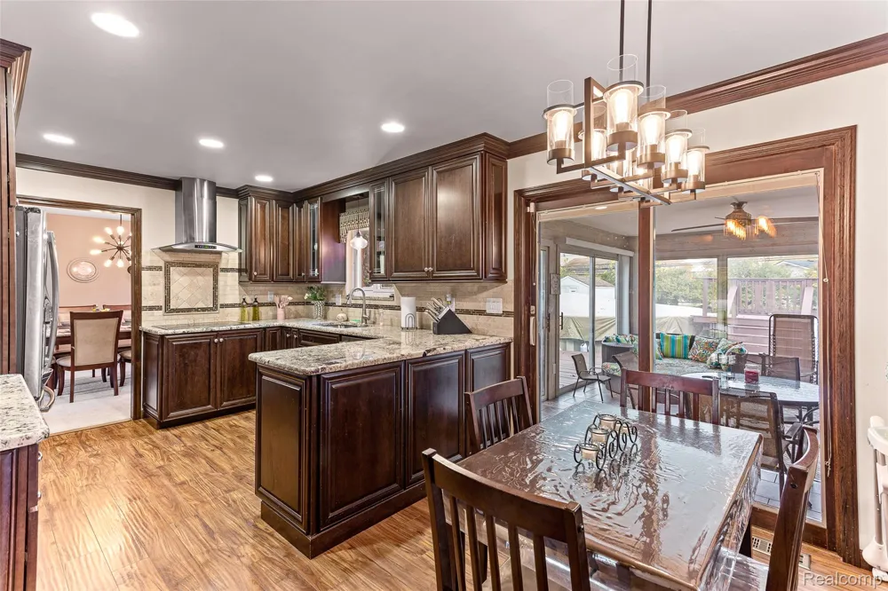 16515 Festian Drive Clinton Charter Township, MI 48035