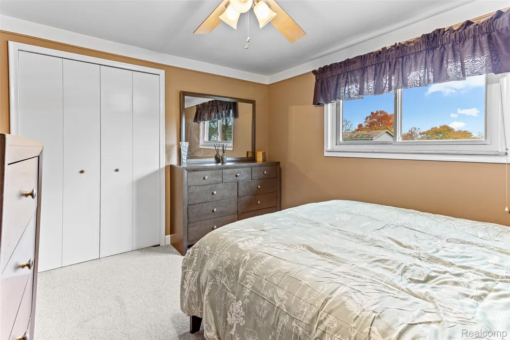 16515 Festian Drive Clinton Charter Township, MI 48035