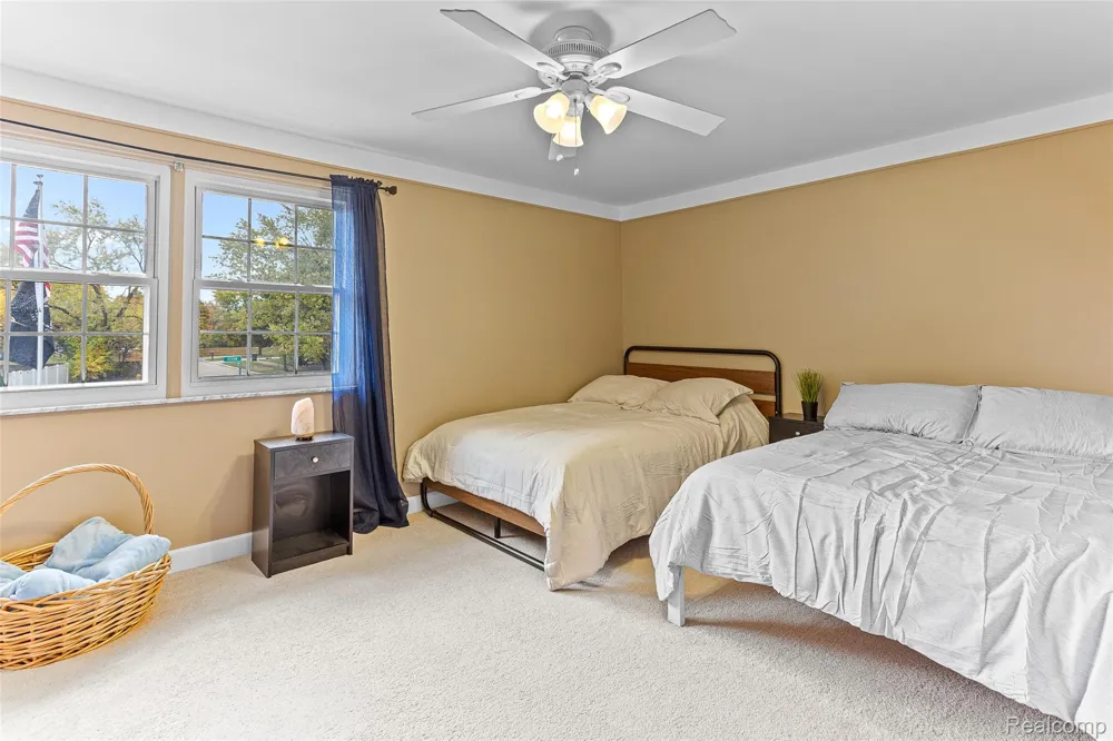 16515 Festian Drive Clinton Charter Township, MI 48035