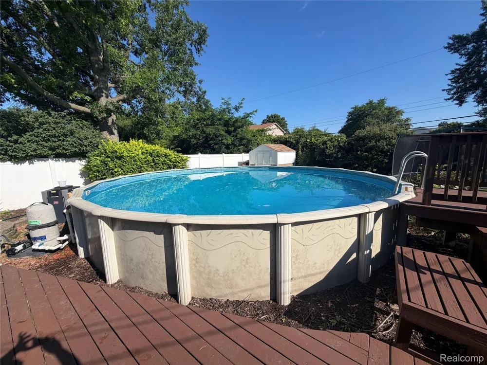 16515 Festian Drive Clinton Charter Township, MI 48035