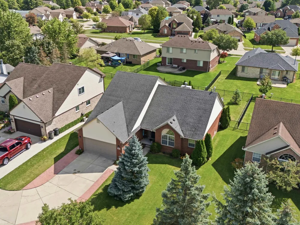 42930 Little Road Clinton Charter Township, MI 48036