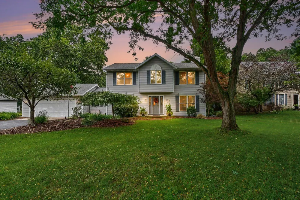 3055 Riverwoods Drive NE Plainfield Charter Township, MI 49341