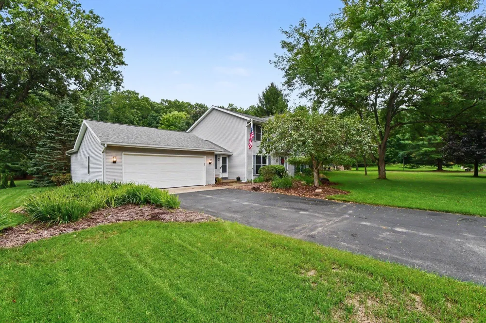 3055 Riverwoods Drive NE Plainfield Charter Township, MI 49341