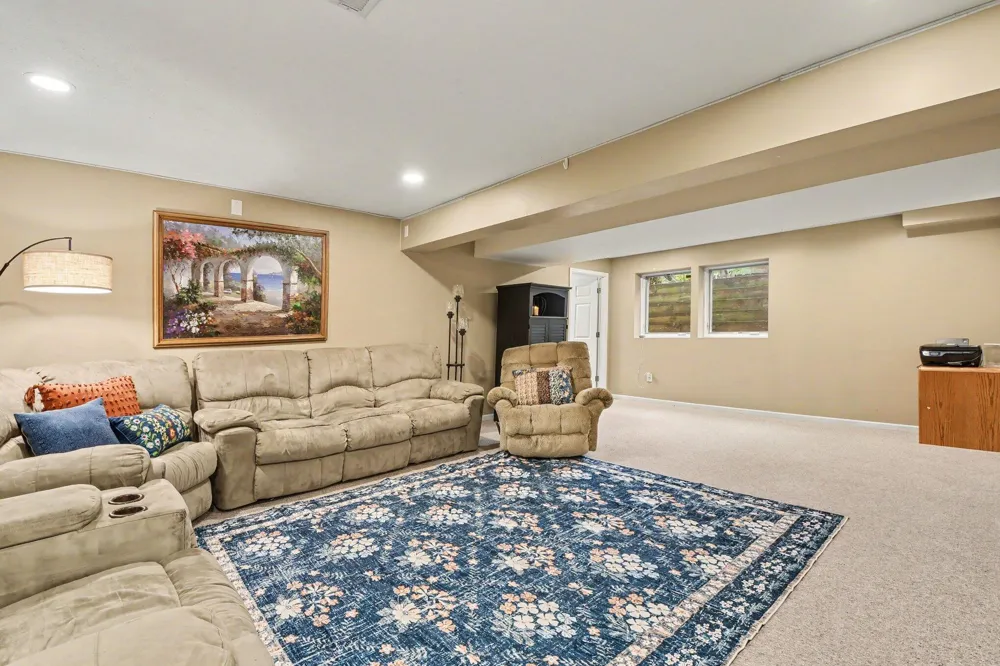 3055 Riverwoods Drive NE Plainfield Charter Township, MI 49341