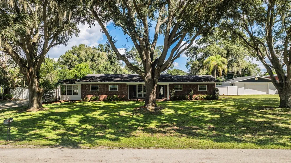 2217 WELLS ROAD Auburndale, FL 33823